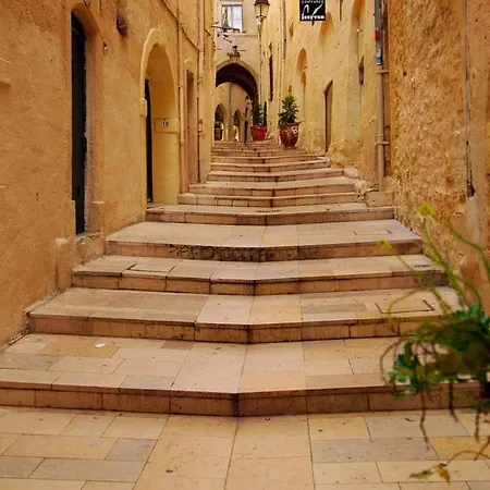 Beautiful In The Middle Of Town * Montpellier