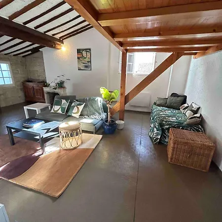 Beautiful In The Middle Of Town Apartment